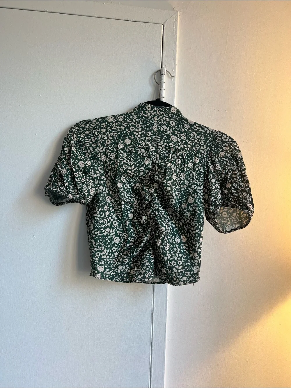 Zara Dark Green and White Floral Puff Sleeve Blouse